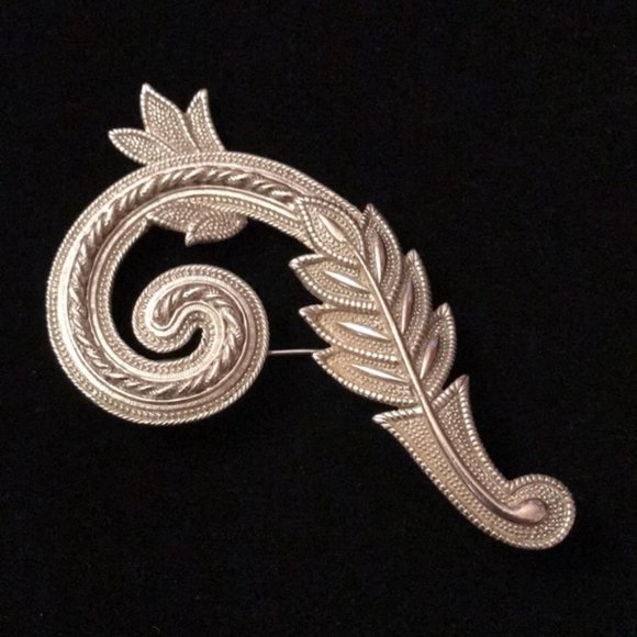 JJ Jonette Jewelry Vintage Silver Pewter Brooch - Picture 2 of 5